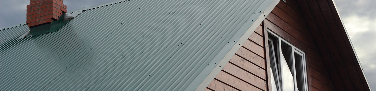 Lastre in acciaio grecate ad ampio interasse per coperture